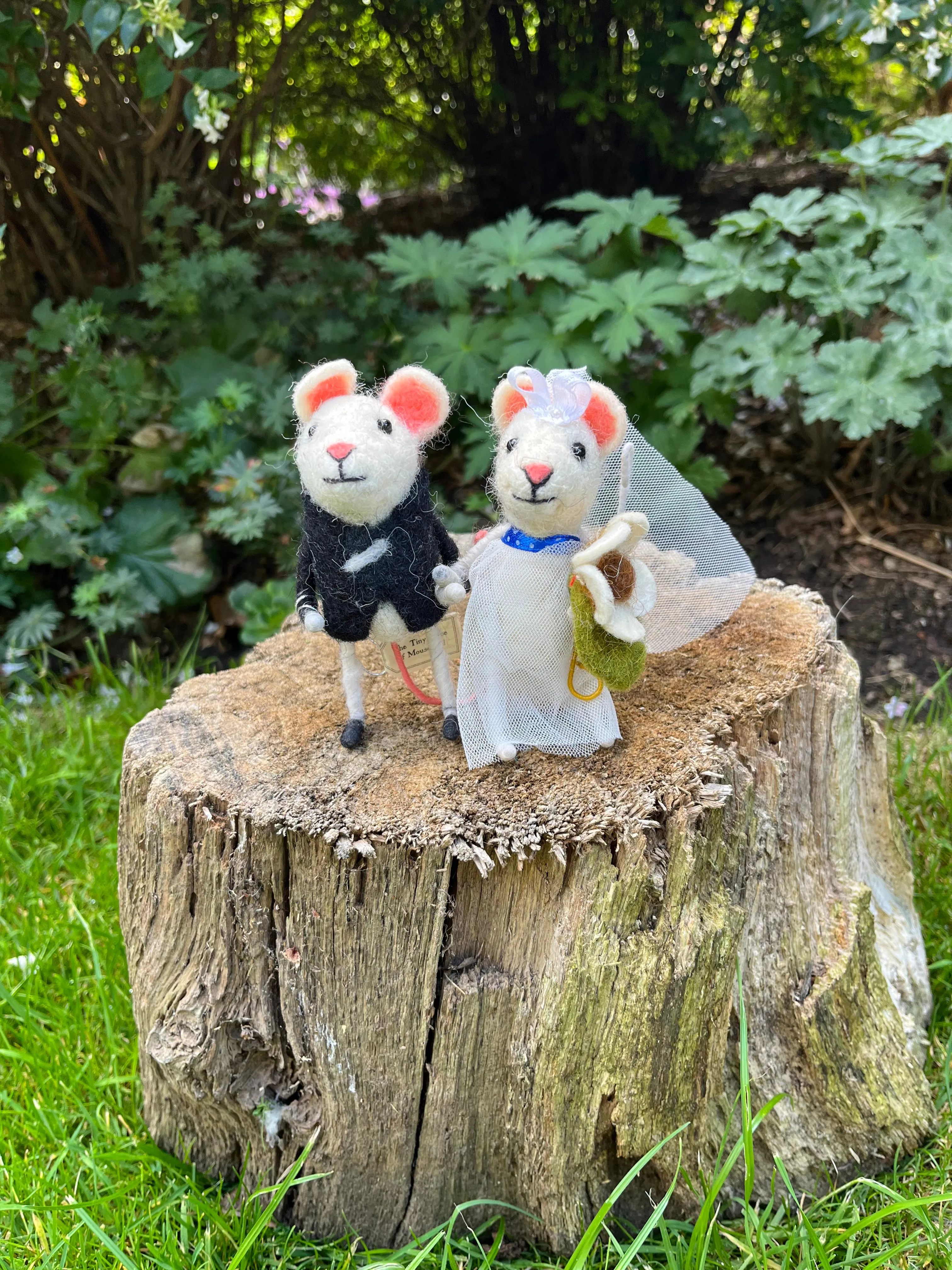 Sew Heart Felt Bride and Groom Mouse Couple Wedding Cake Topper Gift for Wedding Couple Bride Shower Wedding Gift