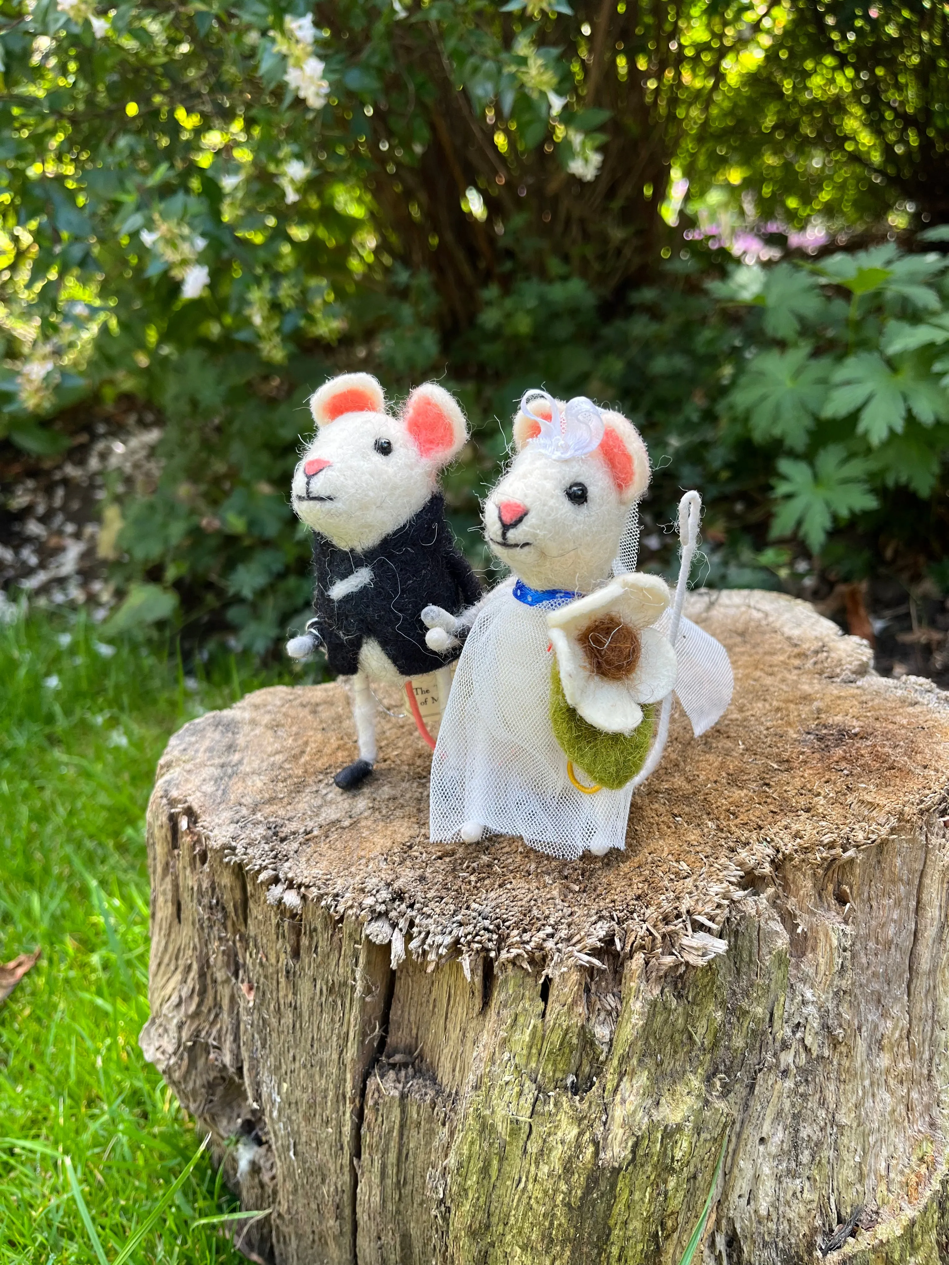 Sew Heart Felt Bride and Groom Mouse Couple Wedding Cake Topper Gift for Wedding Couple Bride Shower Wedding Gift
