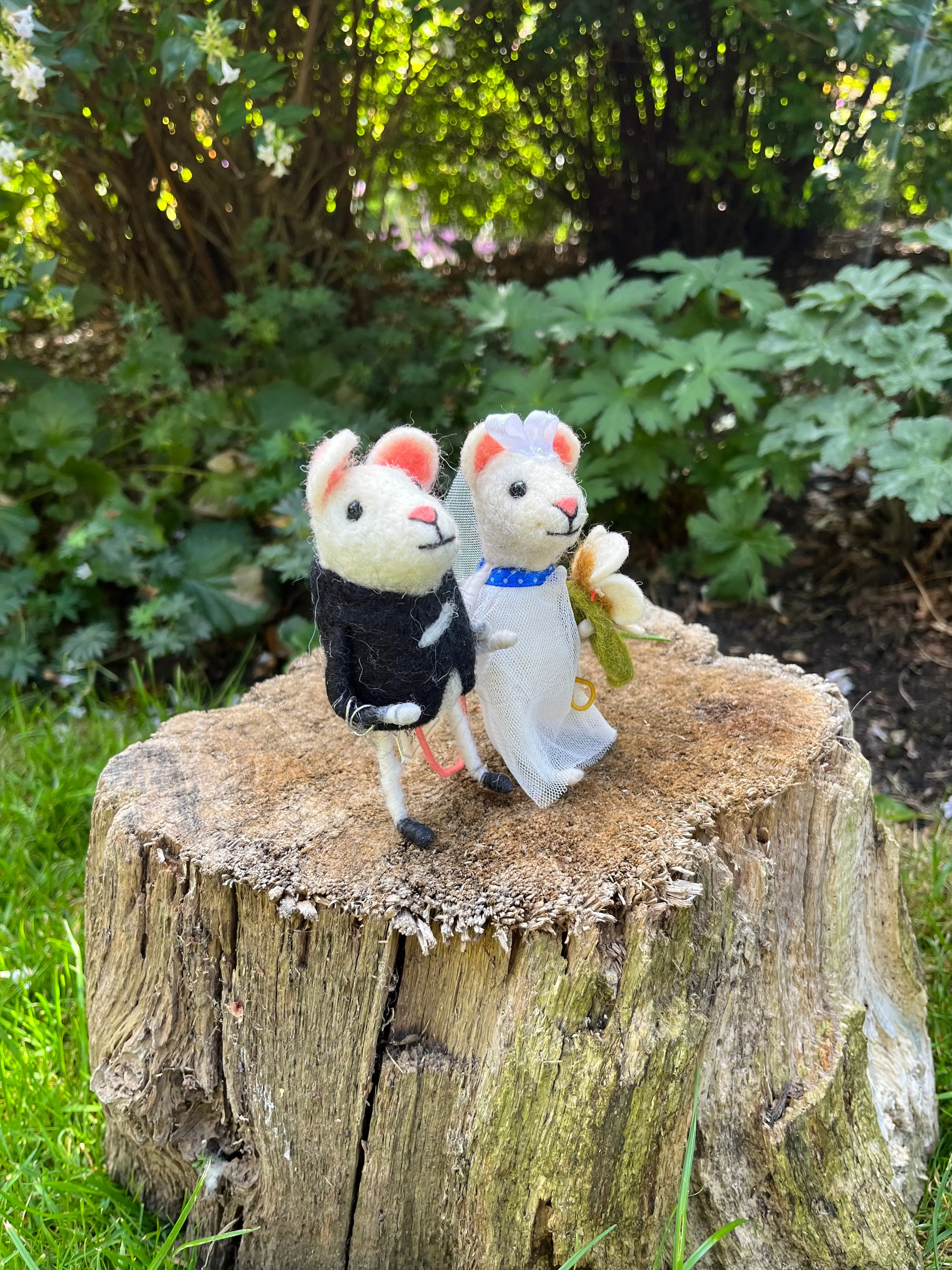 Sew Heart Felt Bride and Groom Mouse Couple Wedding Cake Topper Gift for Wedding Couple Bride Shower Wedding Gift